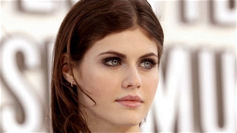 Alexandra Daddario Brustvergrößerung und。